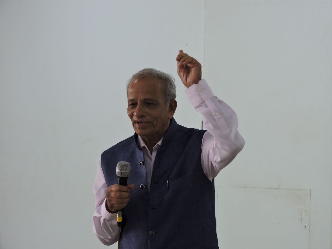 YD sir telling fun stories